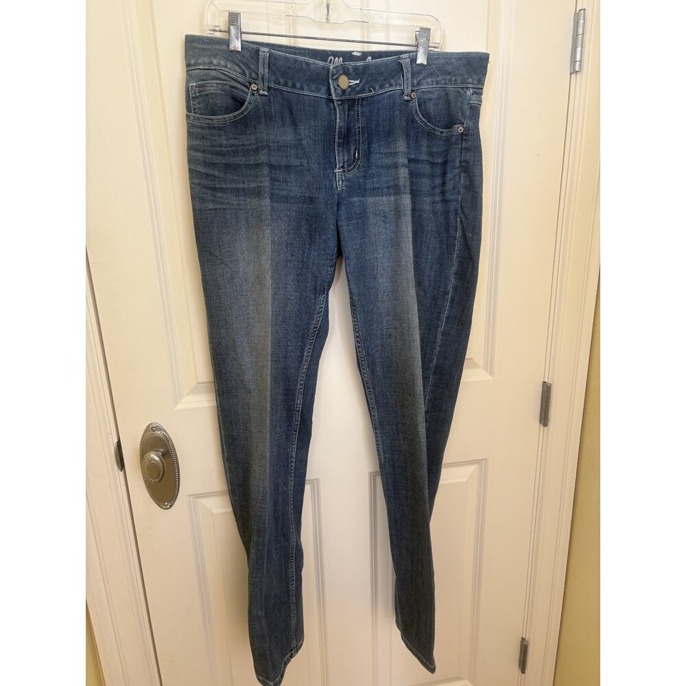 Wrangler Women's Straight Leg Jeans in Dark Blue Wash